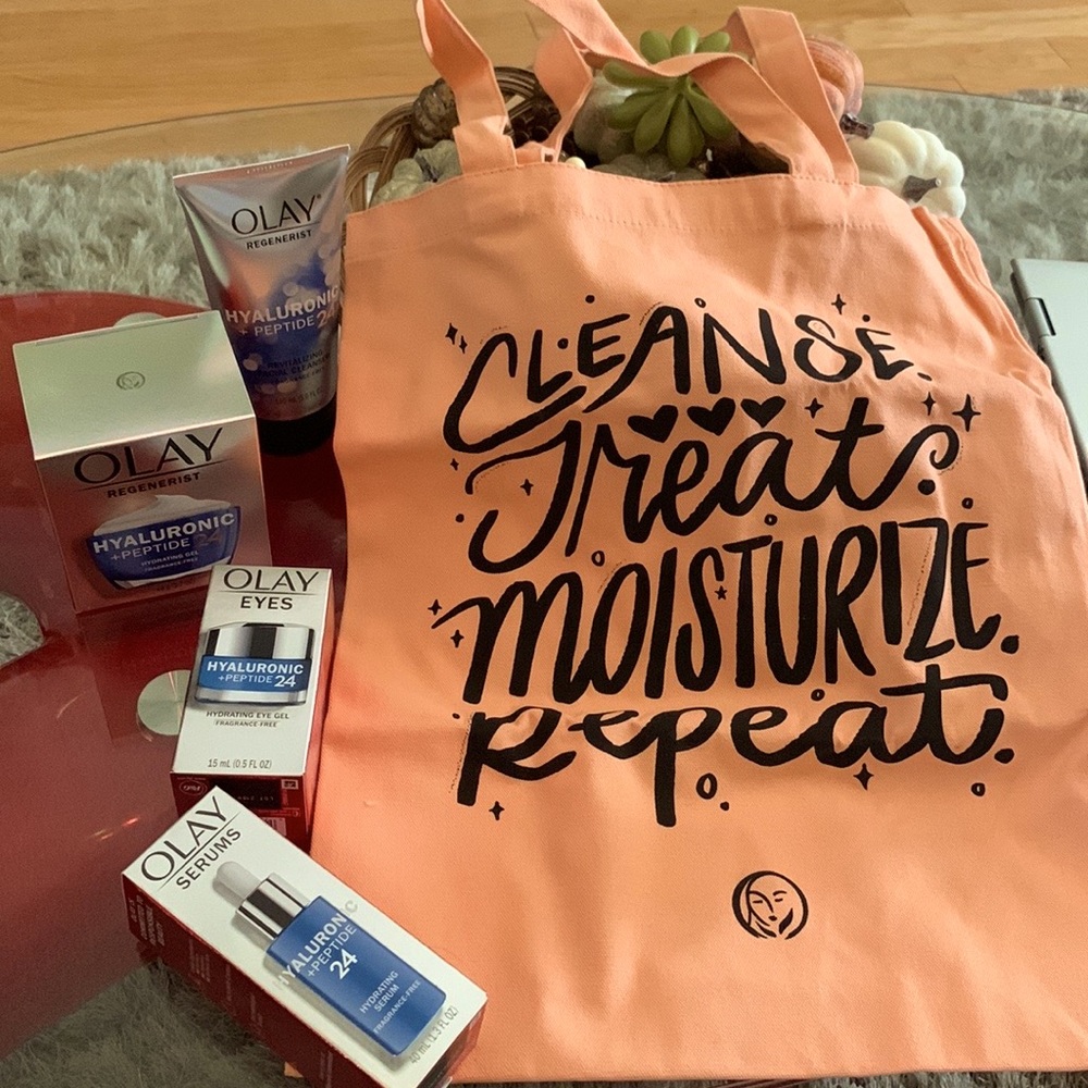 Olay Hyaluronic + Peptide 24 Set